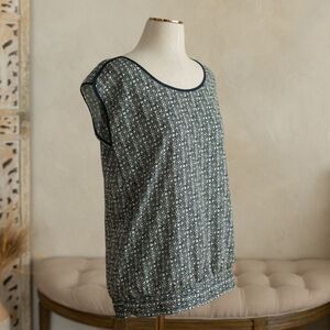 Ann Taylor Sleevless Blouse size l